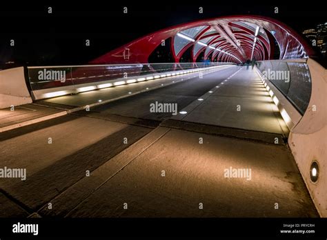 Peace bridge canada hi-res stock photography and images - Alamy