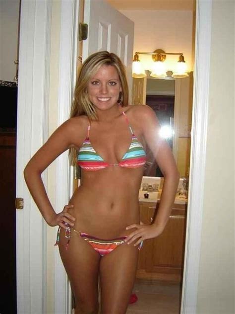 Blonde Gets Off To Her Own Pictures On The PC Porn Pictures XXX Photos Sex Images