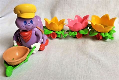 Strawberry Shortcake Berry Busy Bug Train W Wheelbarrow Flower