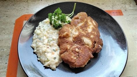 Schweinekamm Schnitzel Mit Apfel Kartoffelsalat Rezept Frag Mutti