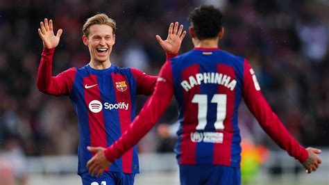 Frenkie De Jong Helpt Bar A Aan Tweede Plek En Grootste Zege Sinds