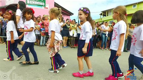 Desfile C Vico Em Comemora O Aos Do Anivers Rio De Emancipa O De