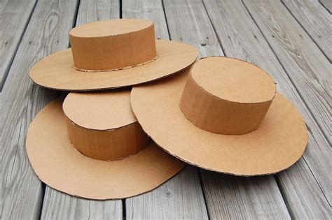 Pin De Roshni Schelling En Dress Up Dress Down Sombrero De Carton