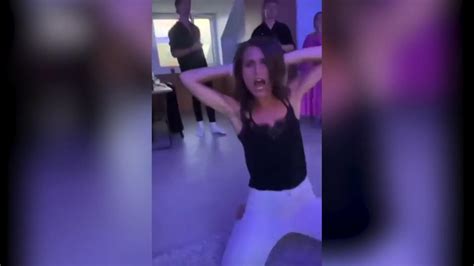 Sanna Marin Wildes Party Video Aufgetaucht Hier Tanzt Finnlands