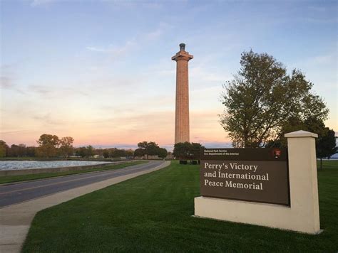 Perry S Victory International Peace Memorial On Lake Erie At Put In