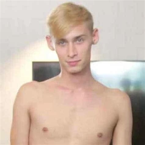 ShowerBait Fit Hunks Fuck In The Shower XHamster