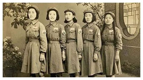 女军官军装欣赏，从1952年至今的老照片，还是过去的有感觉