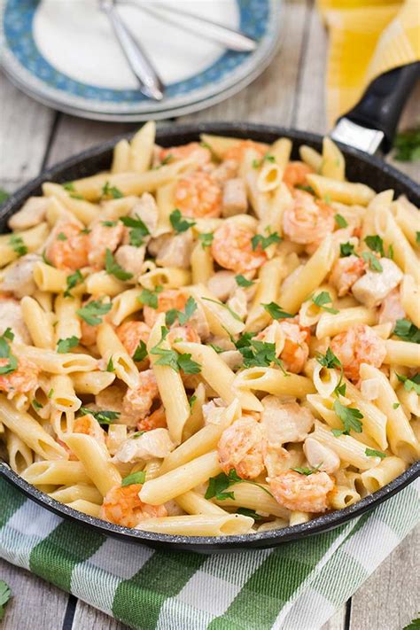 The Best Chicken And Shrimp Alfredo Pasta Recipe