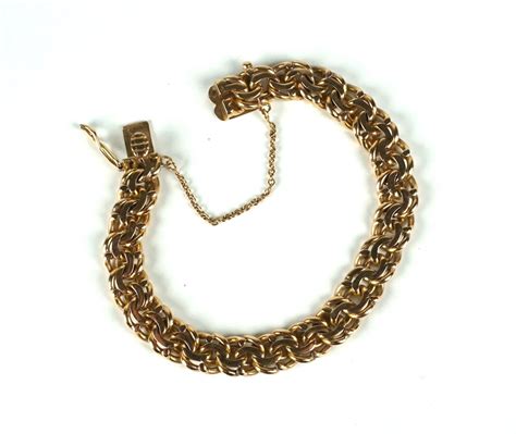 Bracelet En Or Jaune 18K 750 Oo Maille Gourmette Entre Crochets