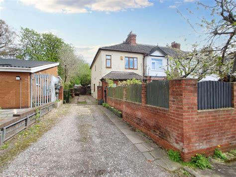 Bed Town House For Sale In Highgrove Road Trent Vale Stoke On Trent