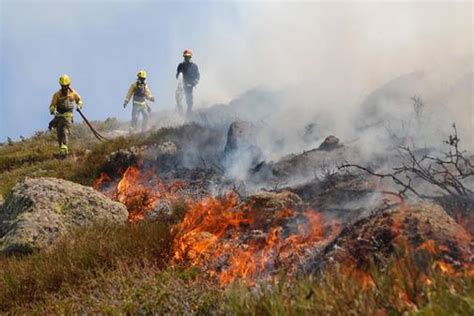 Estabilizados Los Incendios De La Granja Y Miraflores En La Sierra De