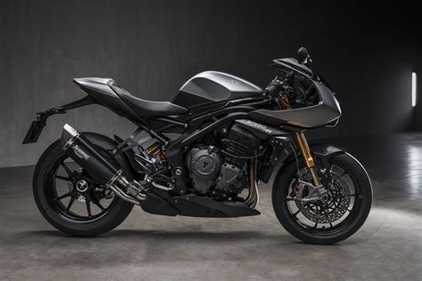 Triumph Unveils Limited Edition My25 Speed Triple 1200 Rr In Collaboration With Breitling