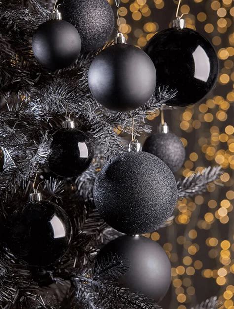 23 Best Black Christmas Tree Decorations for a New Look in 2022