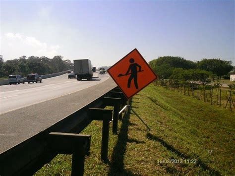 Sinaliza O De Obras Em Rodovias