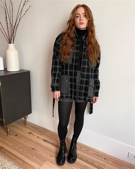 Sadie Sink : r/CelebsInTights