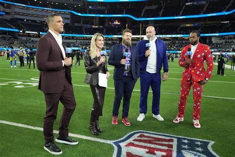 Thursday Night Football Crew S Awkward Postgame Encounter With