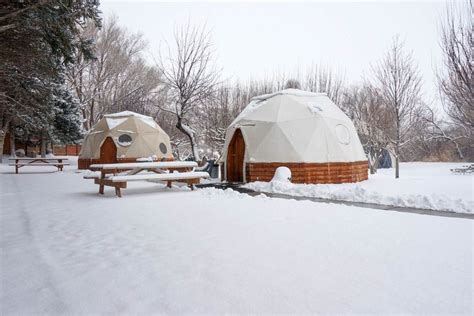 This Tiny Town In Idaho Has Incredible Hot Springs Where You Can Book