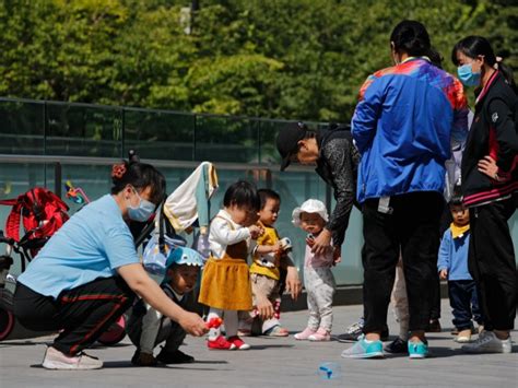 Xi Jinping Tells Chinese Women to Get Married, Make Babies - Patabook News