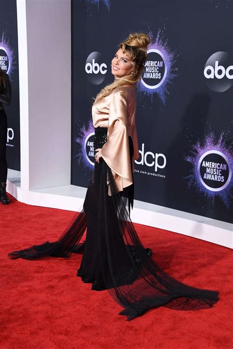 Shania Twain - 2019 American Music Awards-04 | GotCeleb