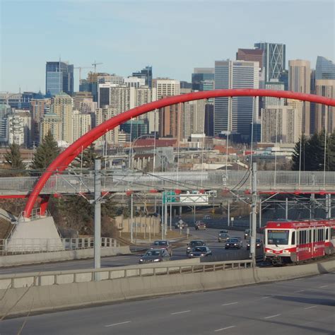 Expressway and light rail in Calgary [2225x2227] [OC] [OS] : r/InfrastructurePorn