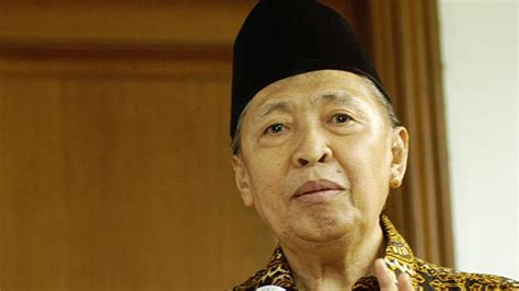 BREAKING NEWS: Indonesia's 9th Vice President Hamzah Haz Dies at 84 ...