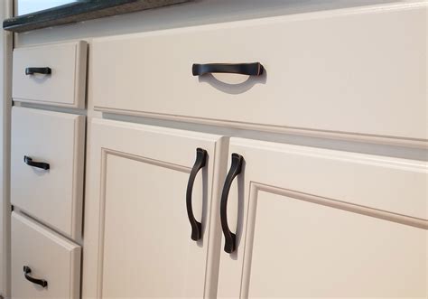 Cabinet Hardware Options - Knobs & Pulls - Revelare Kitchens