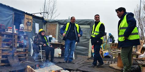 Sennecé lès Mâcon Crêches sur Saône Les Gilets jaunes toujours