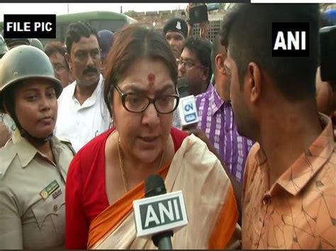 Bjp Mp Locket Chatterjee Surrenders Security Provided By The Centre