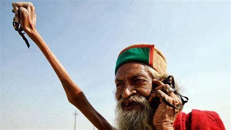 This Man Has Been Keeping His Arm Raised For Over Years The Reasons