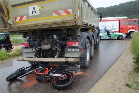 Motorrad Unglück Bei Hohenwart 16 Jährige Mittelschwer Verletzt