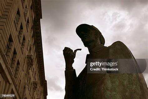 74 Statue Of Sherlock Holmes London Stock Photos, High-Res Pictures ...