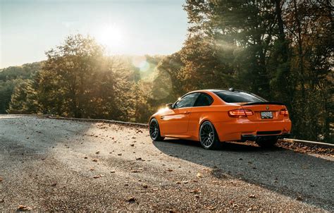 Обои Orange E92 Road Leaves M3 на телефон и рабочий стол раздел