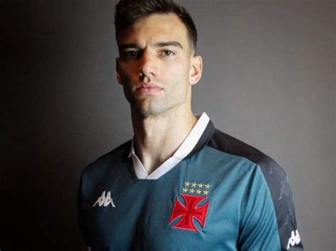 L O Jardim Reage Ao Novo Uniforme De Goleiro Que Estrear Contra O