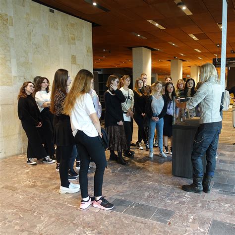 Studenci Polonistyki Obejrzeli Wyj Tkow Wystaw W Bibliotece Narodowej