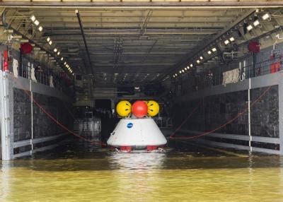 Uss Arlington Hosts Nasa Space Craft Recovery Tests Aero News Network