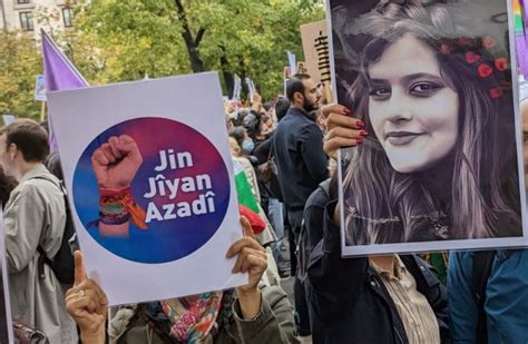 PARIS. Manifestation féministe pour Jina Amini – Kurdistan au féminin