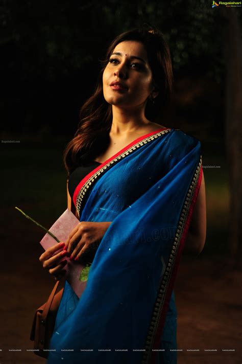 Hd Photos Gorgeous Rashi Khanna In Saree Image Tollywood Actress