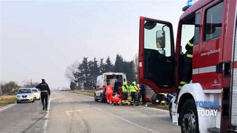 Incidente Sulla Provinciale 142 A Piobesi Torinese Auto Fuori Strada