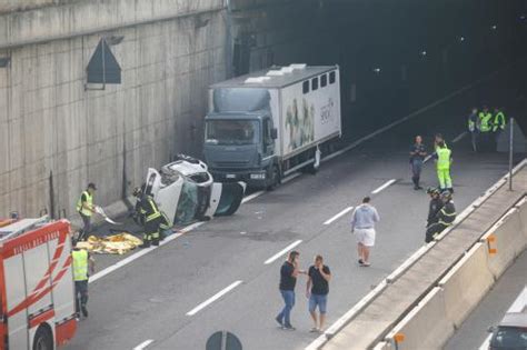 Milano Incidente In Tangenziale A Pero Oggi Due Ragazzi Morti E Due