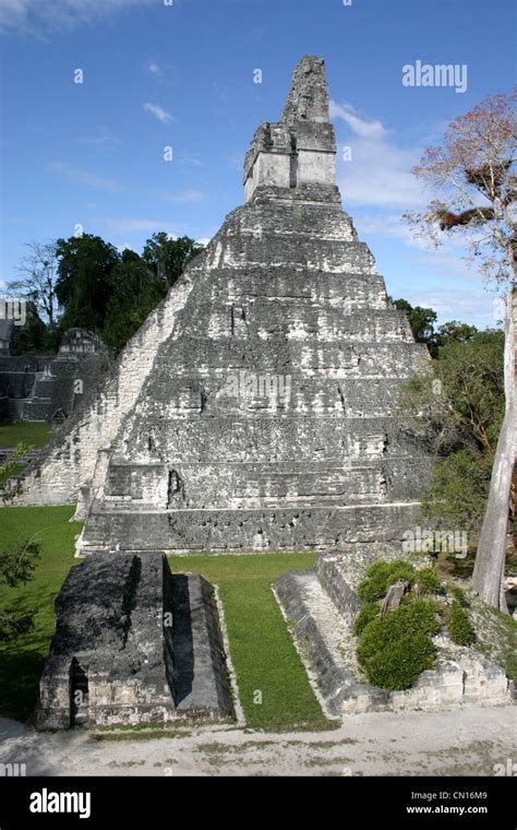 La Ruta Maya Mayan Temples In The Jungle Of Tikal Guatemala Central