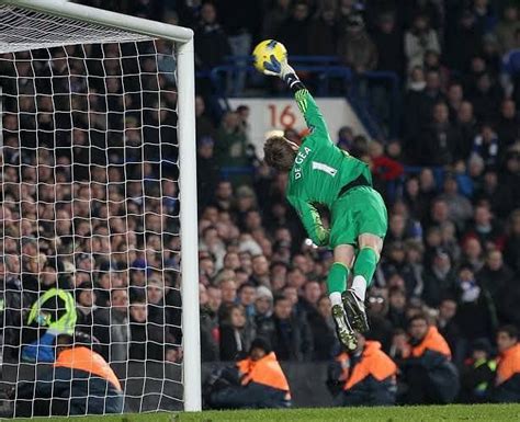 Page 5 - David De Gea's top 5 saves of the decade