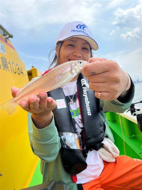 海の女王キス釣りへϋ ハヤブサlady 隼華 Hayaka