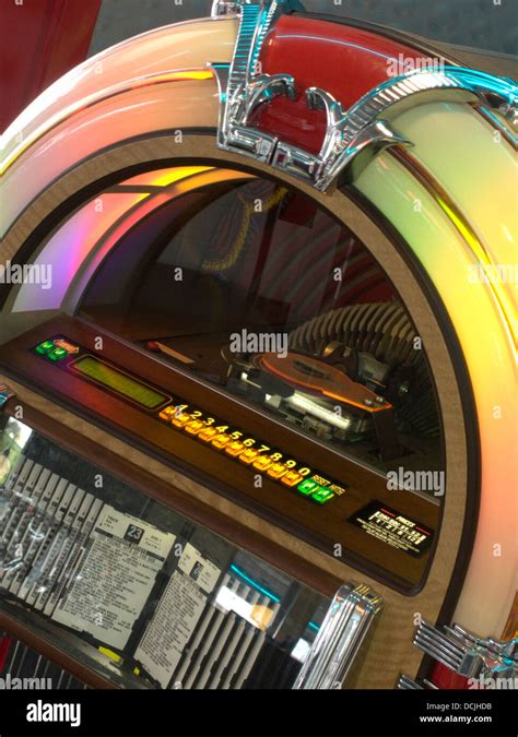 Jukebox 1950s Hi Res Stock Photography And Images Alamy