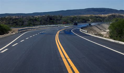 A pocos minutos de inaugurada carretera de Circunvalación de Azua se