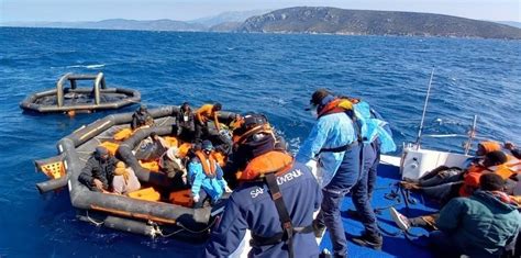 Turkey Saves 37 Migrants Pushed Back By Greece Off Izmir Daily Sabah