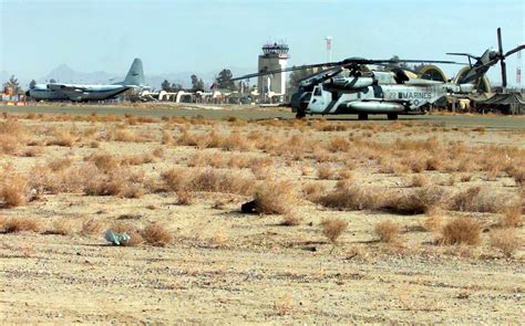 A Marine Ch-53 helicopter with Helicopter Marine Medium Squadron 365 ...