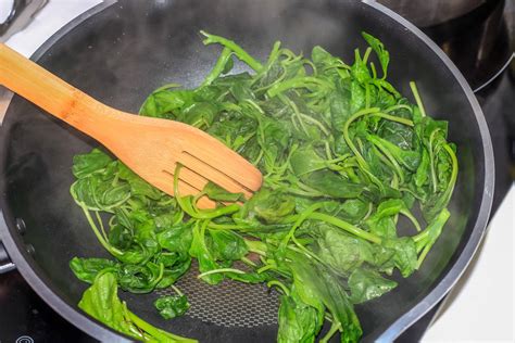 Ricette Spinaci In Padella Al Burro Crudi Donna Moderna