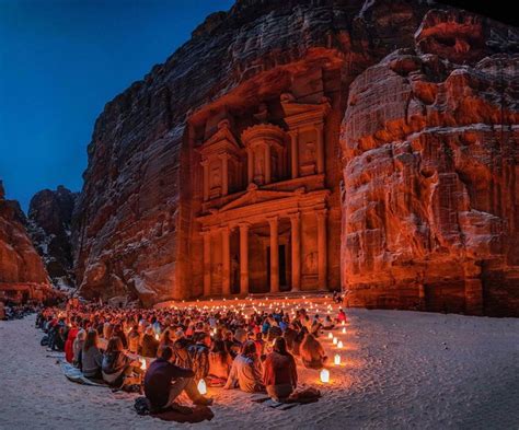 petra  night   day  essential travelers guide