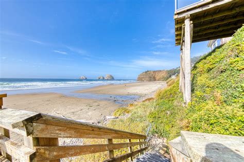 Mid Rock Overlook 6 2 Bd Vacation Rental In Oceanside Or Vacasa