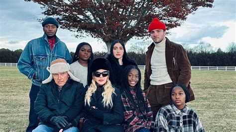 Madonna Teilt Rührendes Familienbild Mit Allen Sechs Kindern